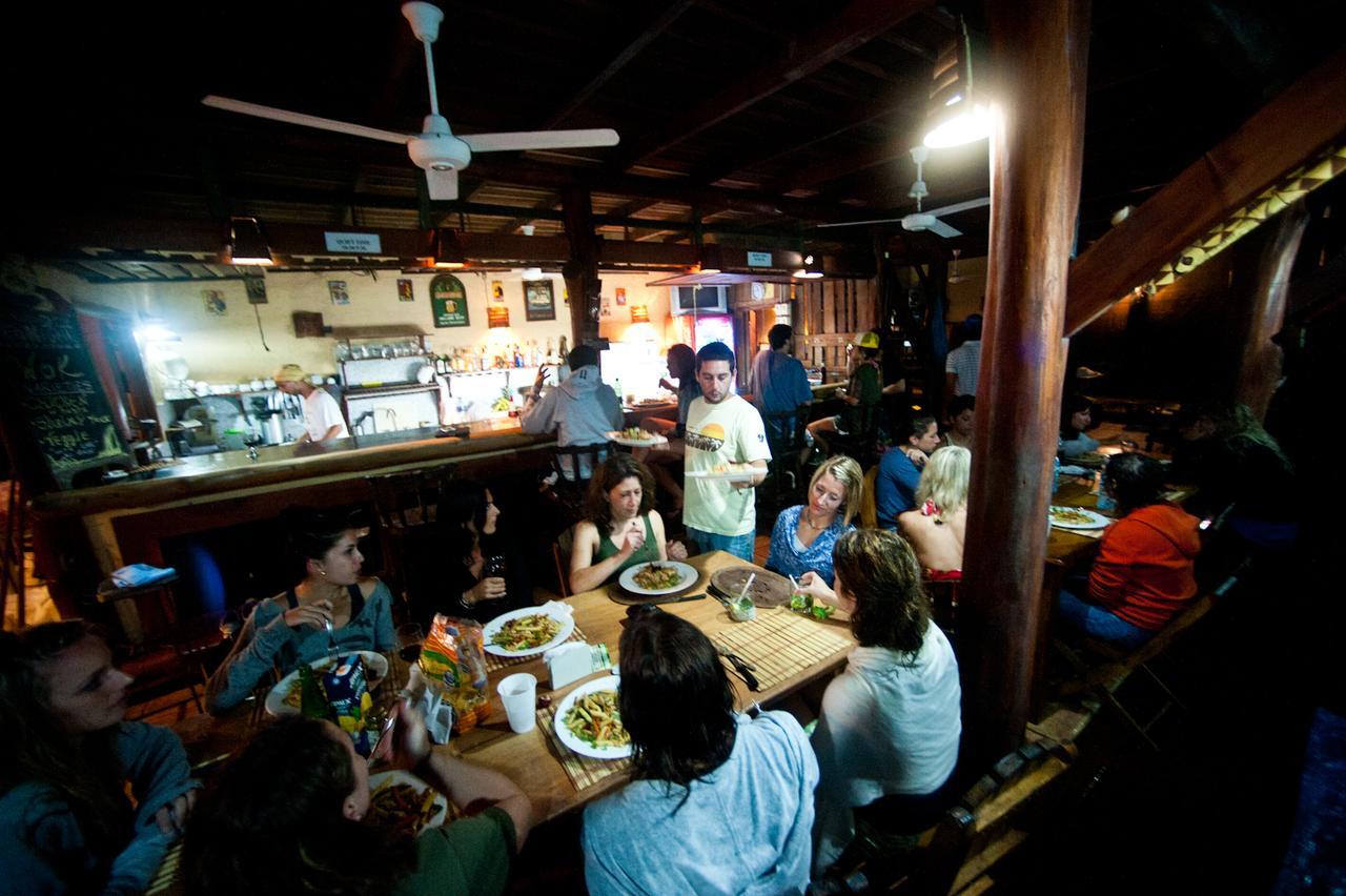 Funky Monkey Lodge Playa Santa Teresa  Экстерьер фото